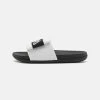 Nike Sportswear Offcourt Adjust Slide - Sandalias Planas - Summit White/Black 1 Nike Sportswear Offcourt Adjust Slide - Sandalias Planas - Summit White/Black -Zapato Tienda 0d7c3e5f90e44e719030e9ec50c77259