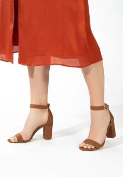 Sandalias De Tacón - Camel