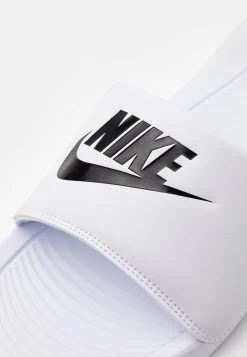 Nike Sportswear Victori One Slide - Sandalias Planas - White/Black 13 Nike Sportswear Victori One Slide - Sandalias Planas - White/Black -Zapato Tienda 958a2c4f4606436aba3d8eb654f4fe2a