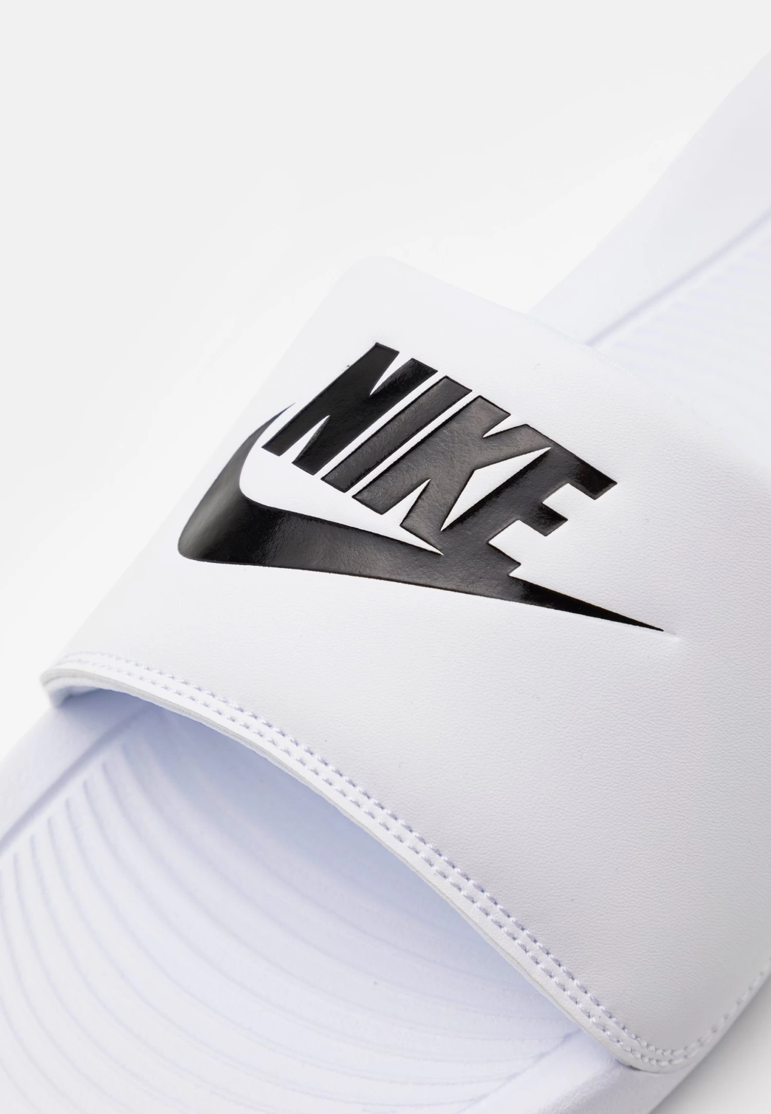 Nike Sportswear Victori One Slide - Sandalias Planas - White/Black 8 Nike Sportswear Victori One Slide - Sandalias Planas - White/Black - Imagen 6