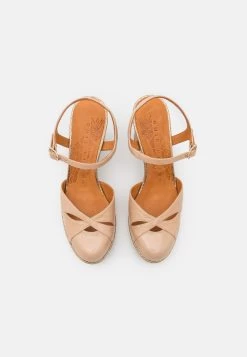 Chie Mihara Josina - Zapatos Altos - Sand/Bronce 13 Chie Mihara Josina - Zapatos Altos - Sand/Bronce -Zapato Tienda bbe4ea2ae5f147e187433a50e782c91d