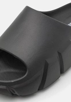 Steve Madden Charge - Chanclas De Baño - Black 13 Steve Madden Charge - Chanclas De Baño - Black -Zapato Tienda d188a71c1dc0497dafa5cb3898b02740