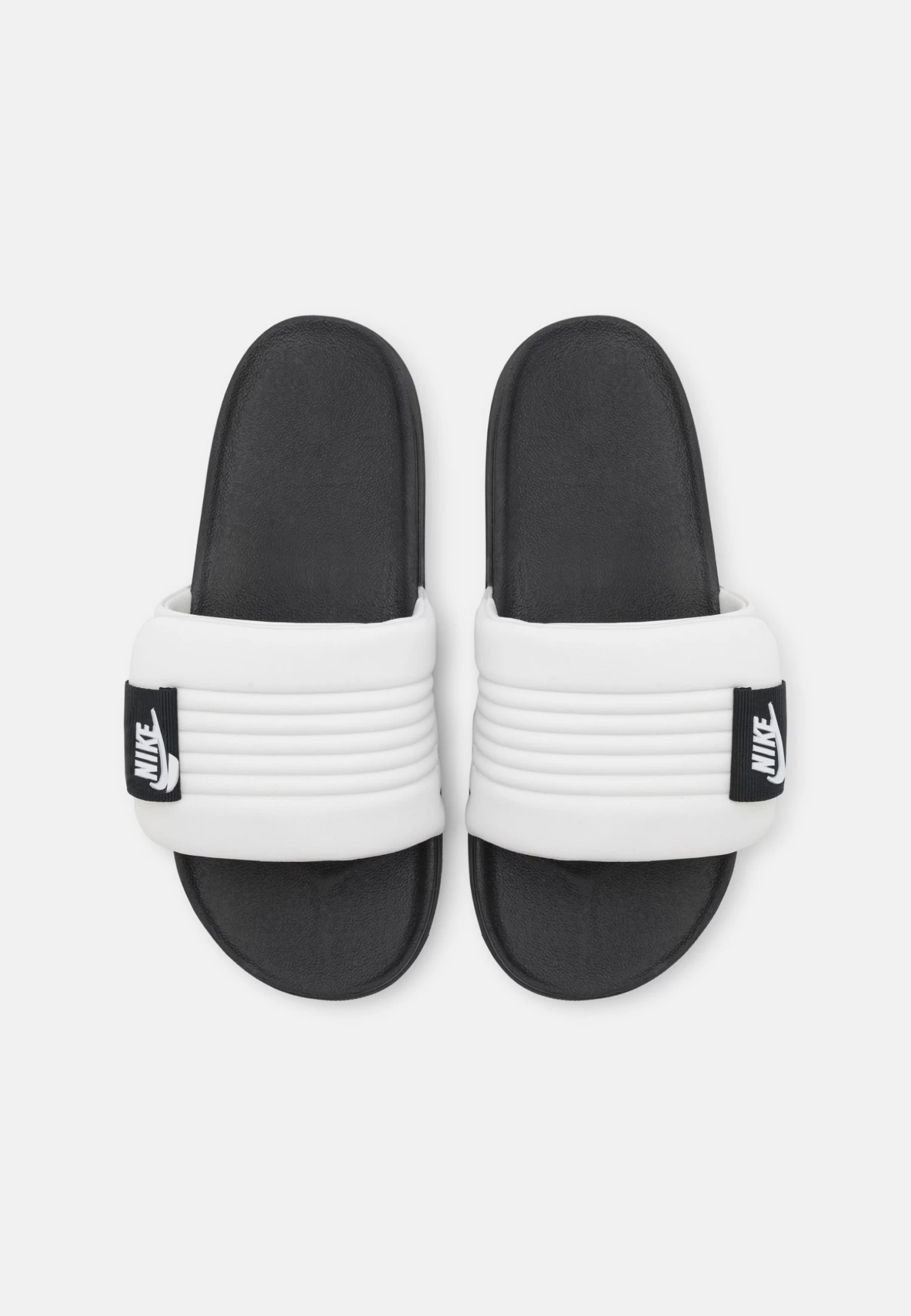 Nike Sportswear Offcourt Adjust Slide - Sandalias Planas - Summit White/Black 6 Nike Sportswear Offcourt Adjust Slide - Sandalias Planas - Summit White/Black - Imagen 4